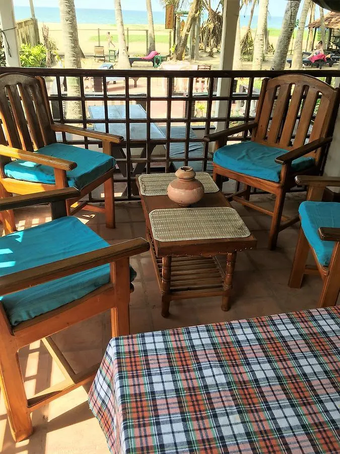 Dephani Beach Hotel Negombo 0*,