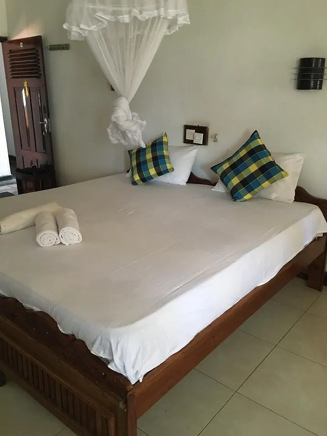 Dephani Beach Hotel Negombo