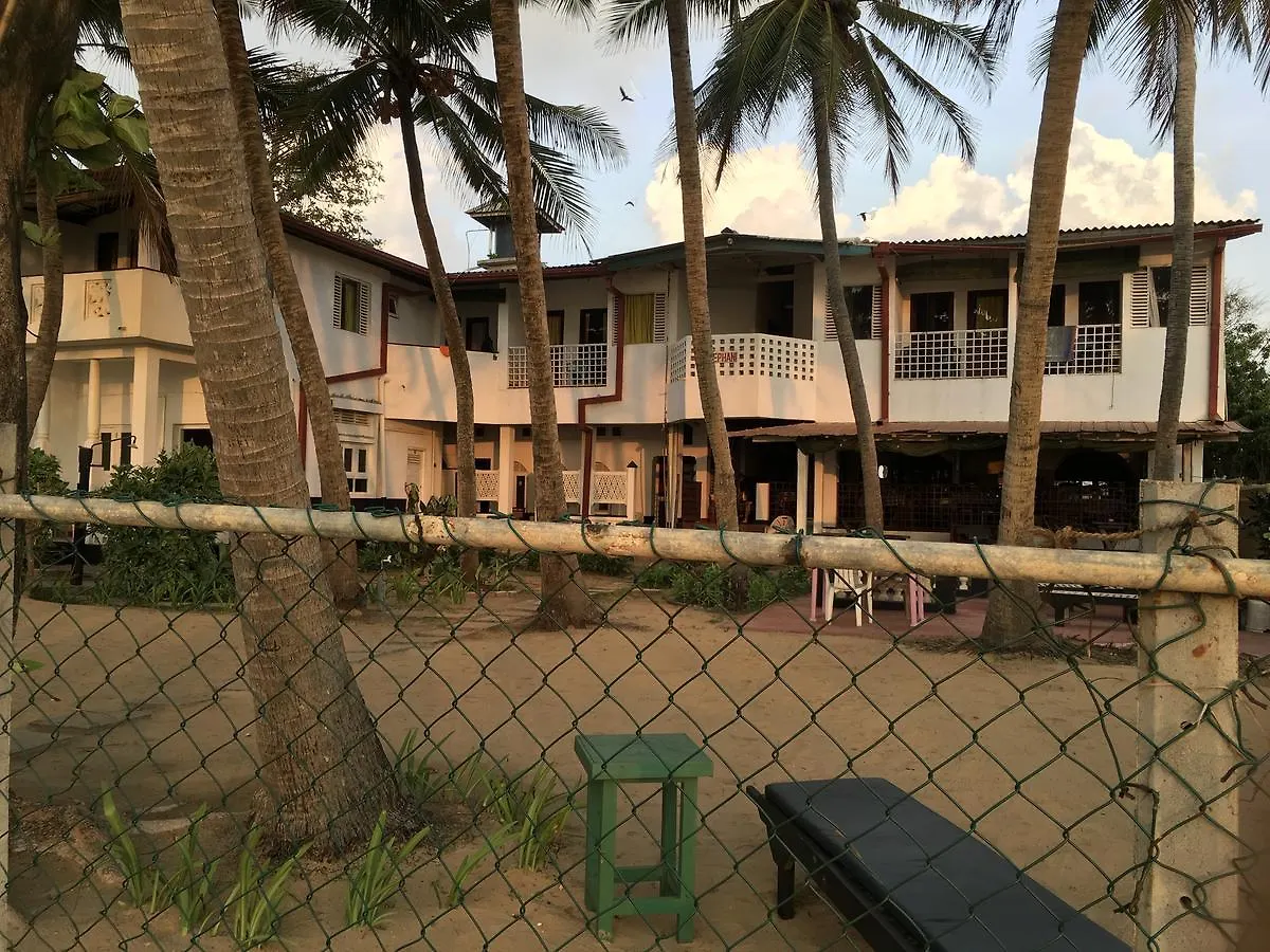 Dephani Beach Hotel Negombo